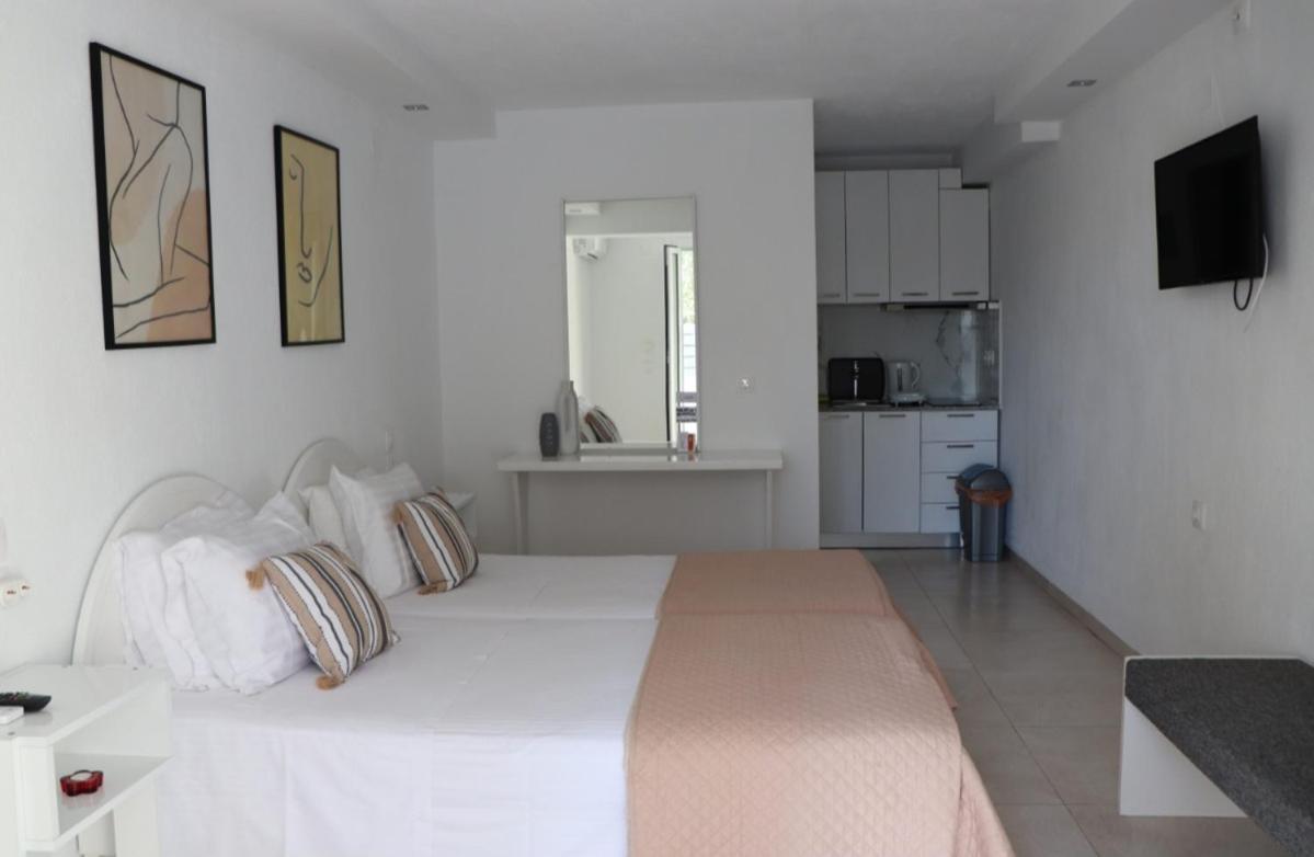 Fiosal Apartments 1 Скиатос Екстериор снимка
